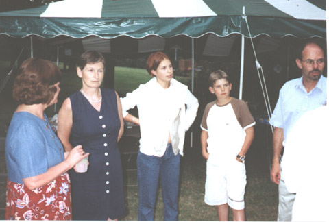 ingrid_fam2.jpg (48322 bytes)